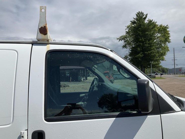 2013-chevrolet-express-g2500-image-34