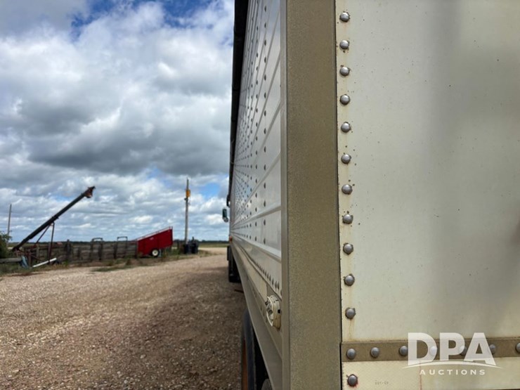 2001-wilson-grain-trailer-image-32