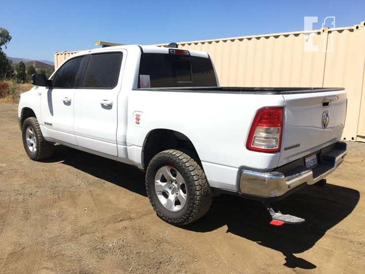 2021-ram-1500-big-horn-image-4
