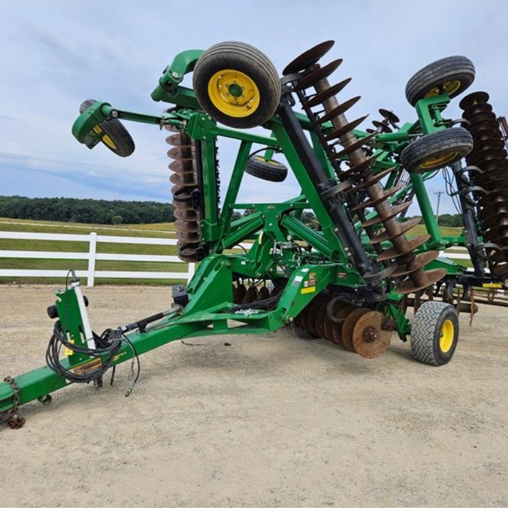 JOHN DEERE 2623VT
