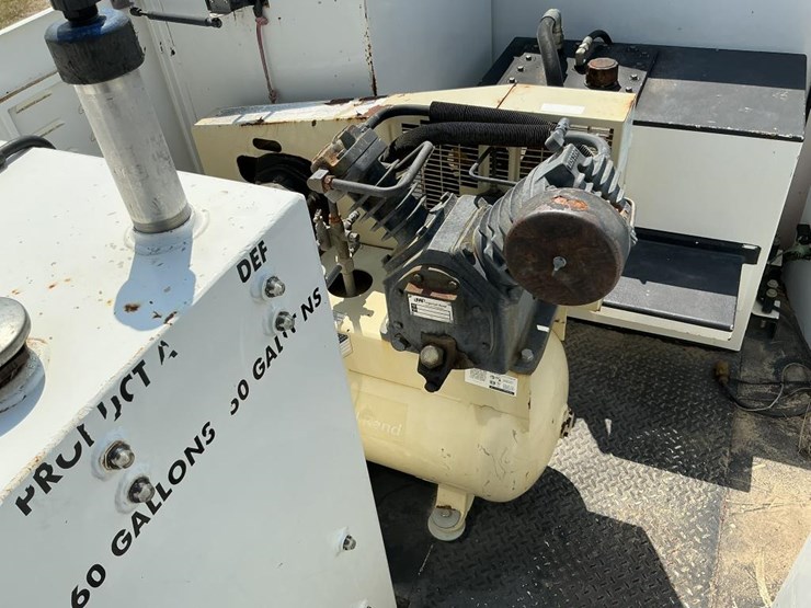 2020-peterbilt-337-image-82