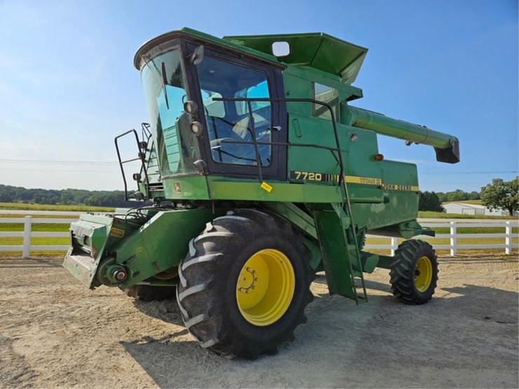 john-deere-7720-titan-ii-image-1