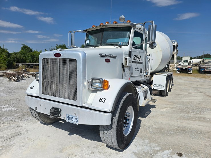2014-peterbilt-365-image-1