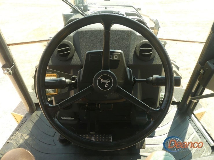 2016-deere-310sl-image-16