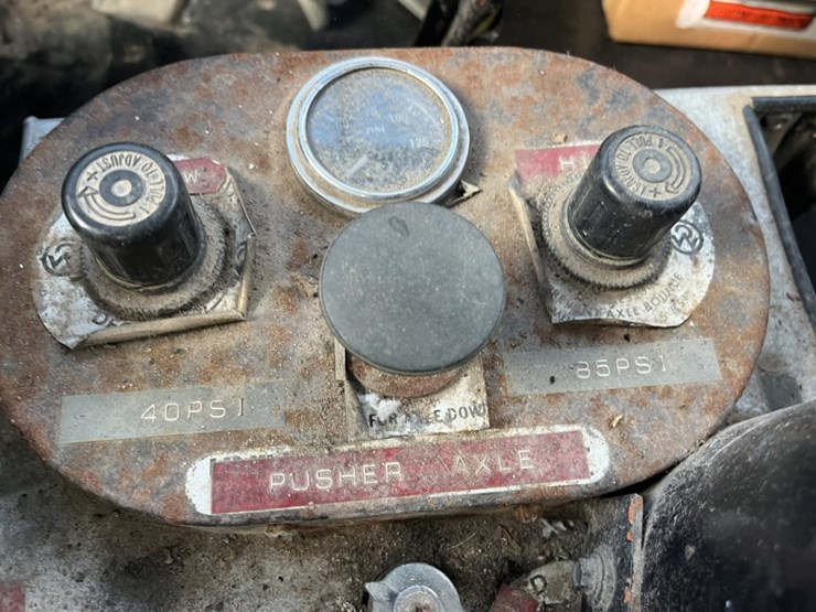 1996-mack-rb688s-image-35