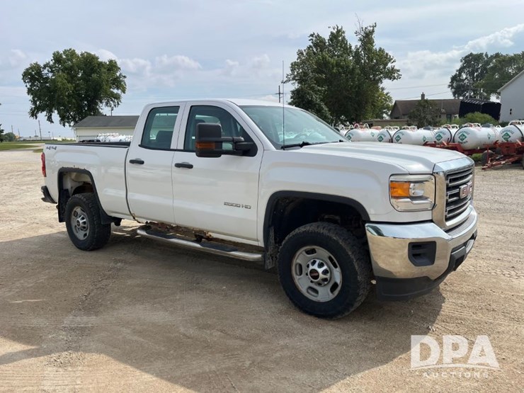 2015-gmc-2500-image-5