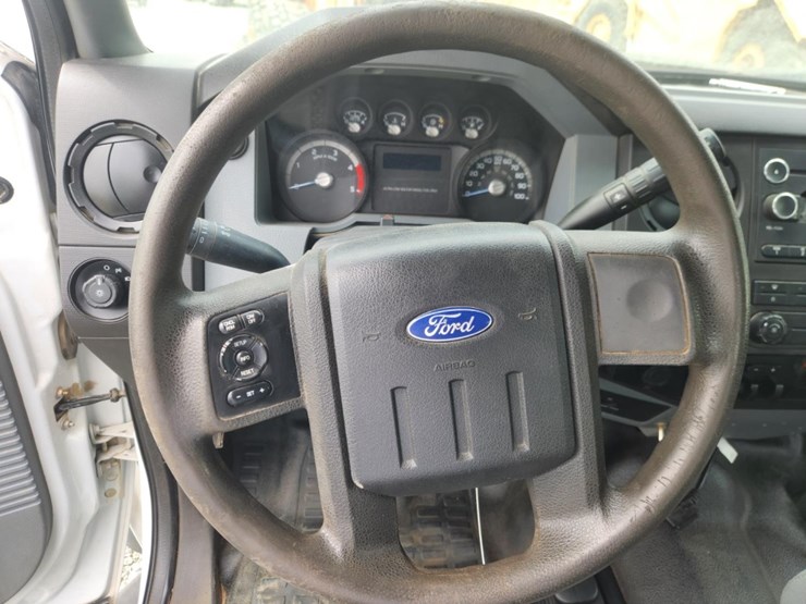 2011-ford-f550-image-53