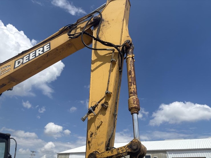 2006-deere-160c-lc-image-25