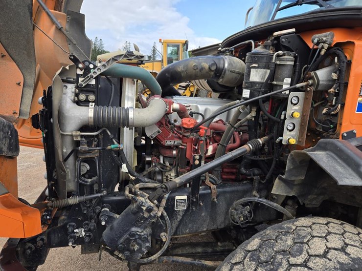 2015-mack-granite-gu813-image-65