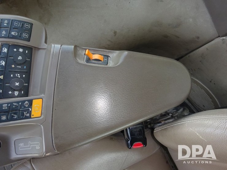 2019-john-deere-f4365-image-101