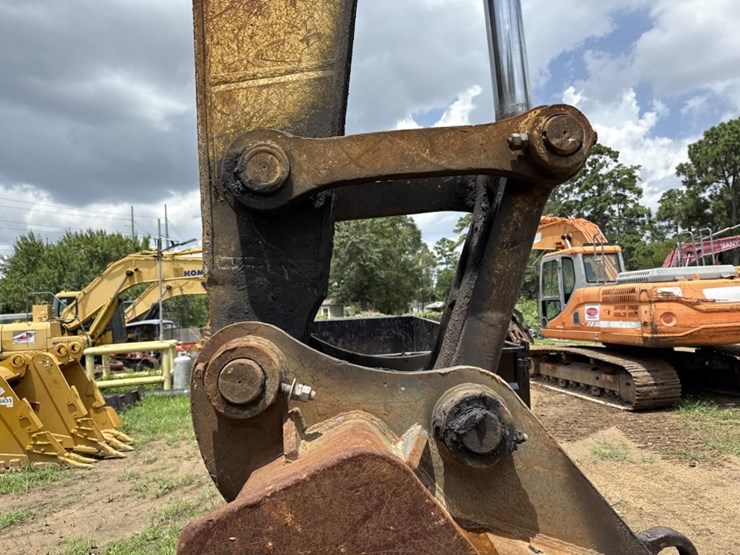 2015-komatsu-pc490-lc-11-image-12