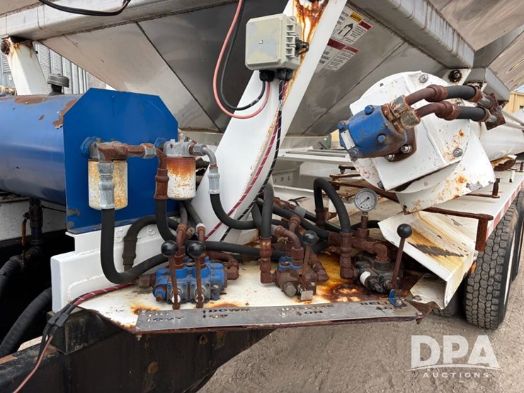 1995-ihc-9400-dry-tender-truck-(pz13881)-image-37