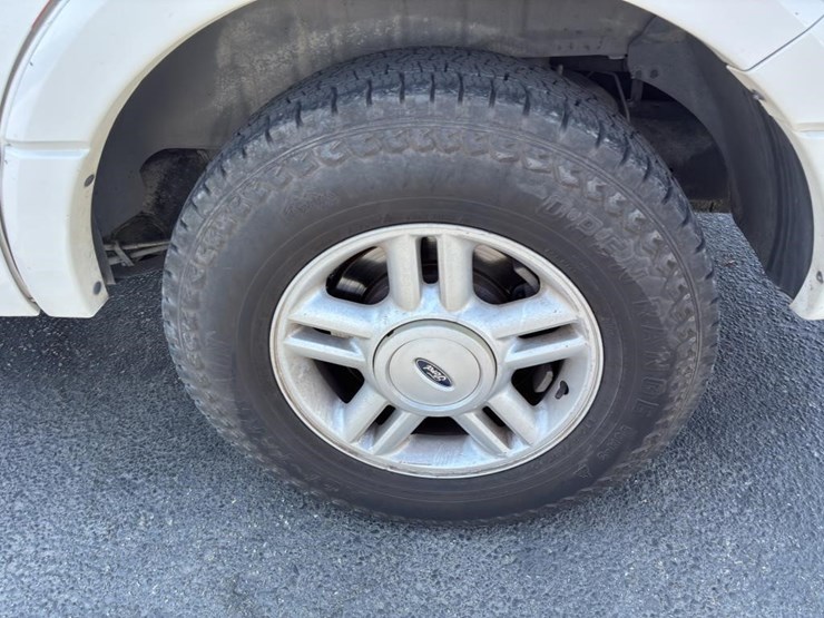 2008-ford-expedition-image-5