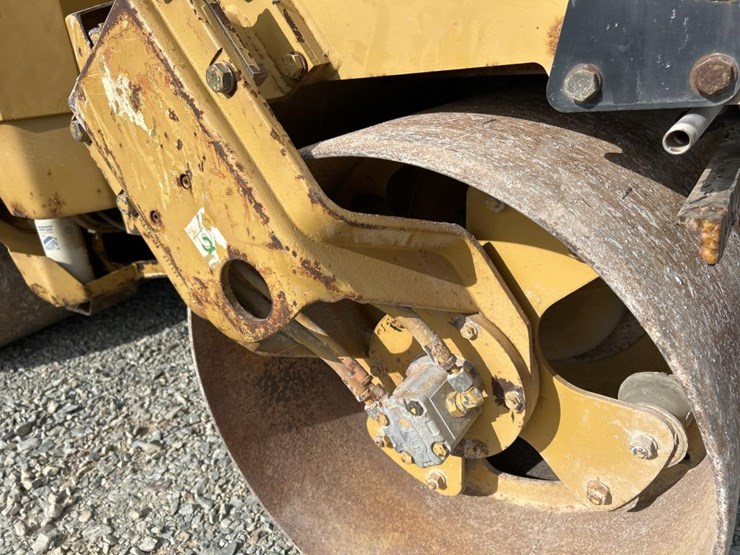 caterpillar-cb-224c-image-26