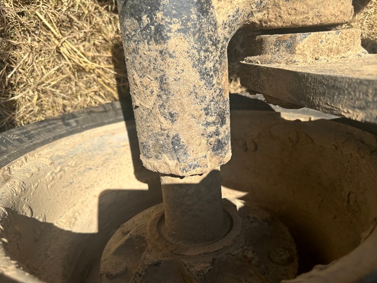 case-ih-330-image-15