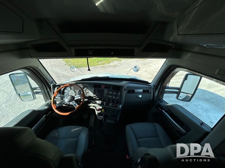 2020-kenworth-t680-image-7
