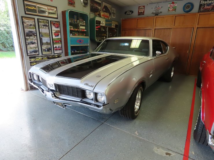 1969-oldsmobile-442-coupe-image-1