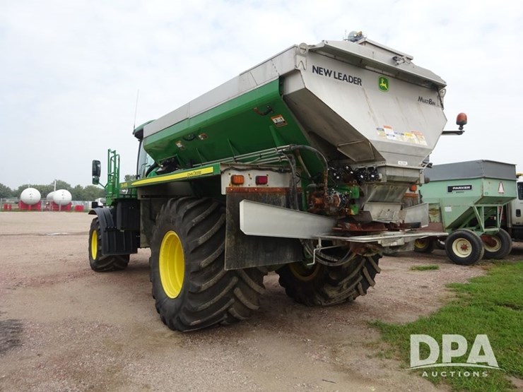 2019-john-deere-f4365-image-36