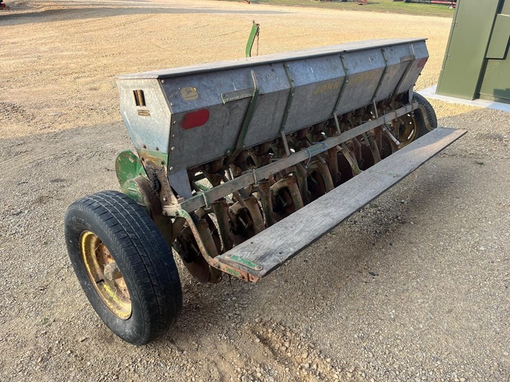 john-deere-8-image-3
