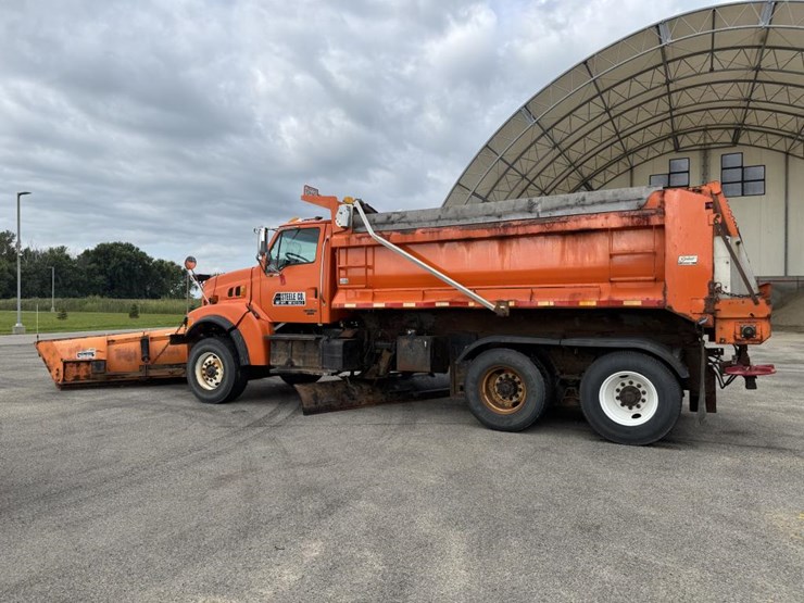 #1084-•-2006-sterling-tandem-axle-patrol-truck-image-2
