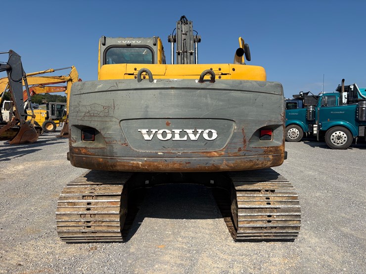volvo-ec140b-lc-image-4