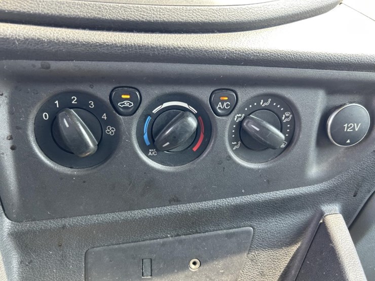 2015-ford-transit-image-16