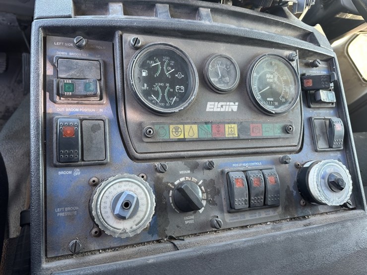 2003-sterling-sc8000-image-46