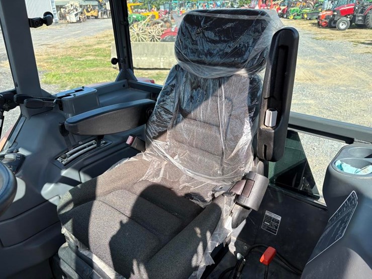 2019-kubota-m6s-111-image-24