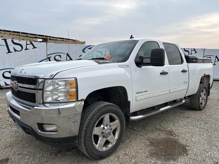2013-chevrolet-2500hd-image-1