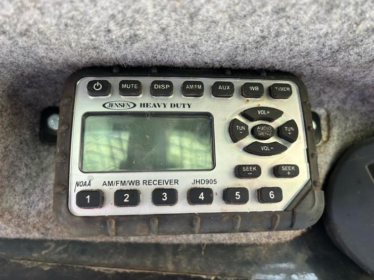 2012-deere-333d-image-51