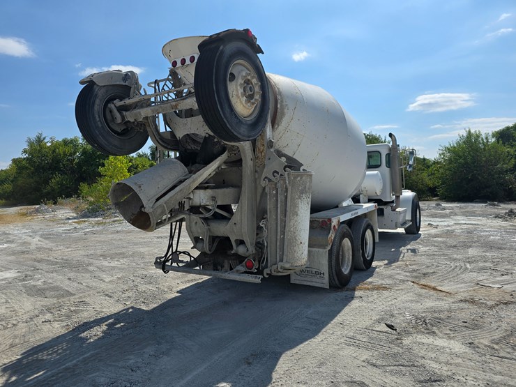 2014-peterbilt-365-image-27