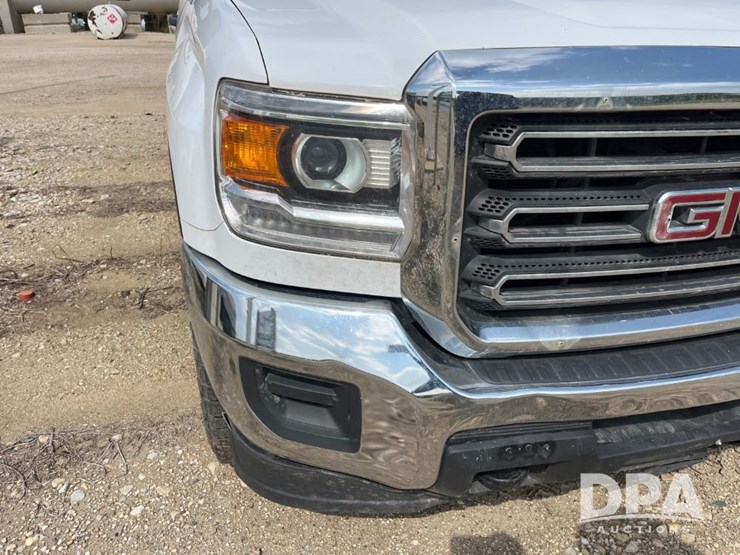 2017-gmc-3500-image-16