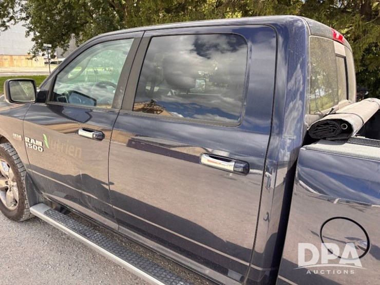 2016-dodge-ram-1500-image-25