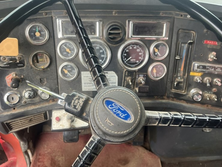 1993-ford-l9000-image-94