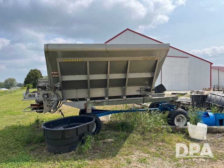 2019-john-deere-485-image-3
