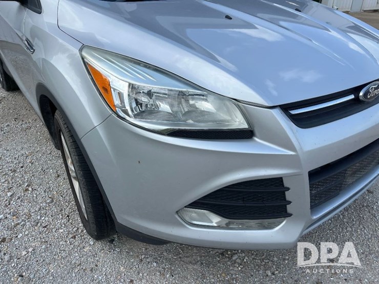2015-ford-escape-se-image-18