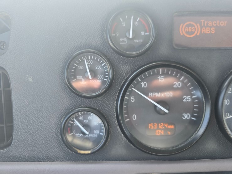 2014-peterbilt-365-image-92
