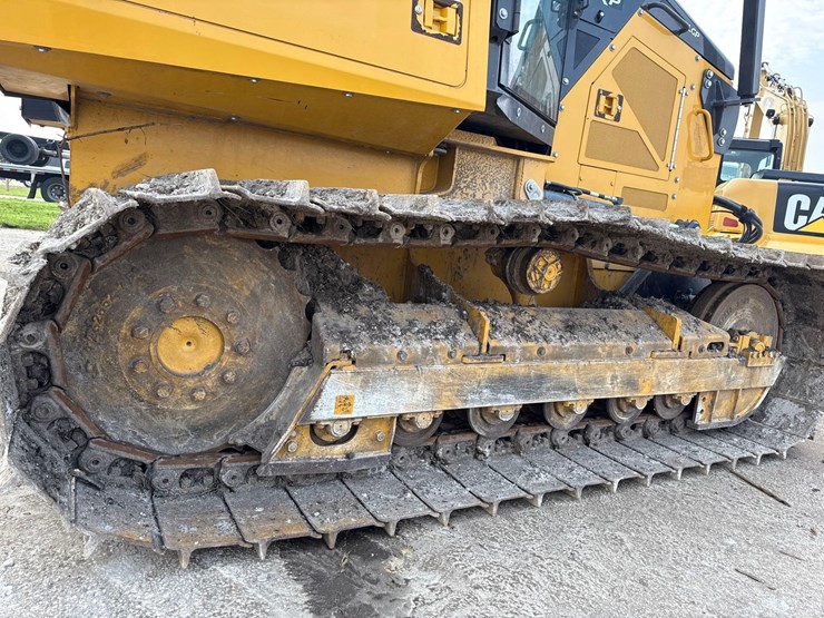 2023-deere-450-lgp-image-11