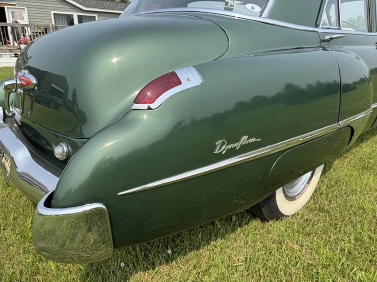 #1062-•-1949-buick-series-50-super-sedan-image-18