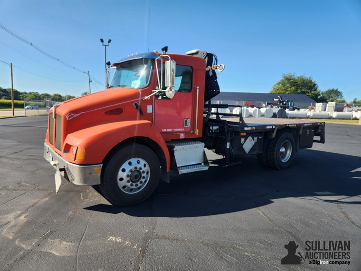 1996-kenworth-t300-image-1