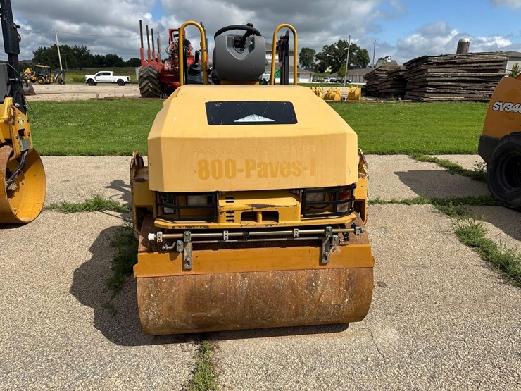 caterpillar-cb24-image-6