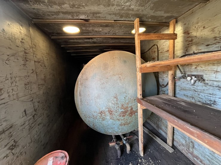 #1609-•-40’-enclosed-fuel-trailer-image-12