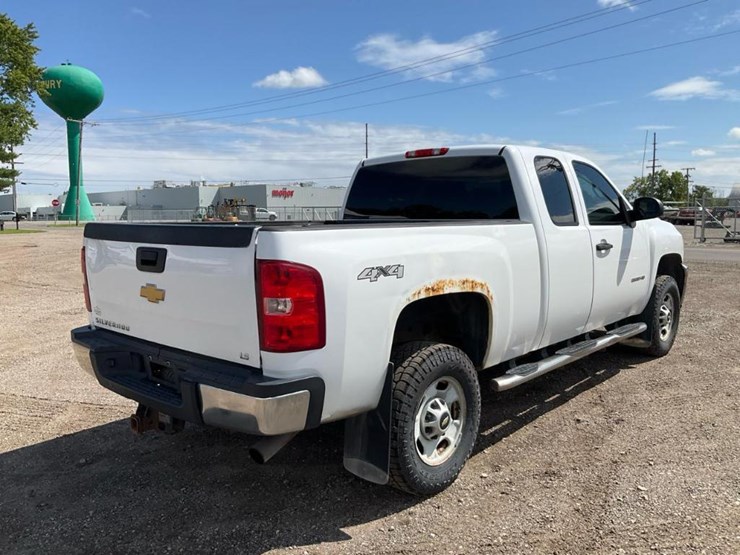 2013-chevrolet-silverado-2500-image-5
