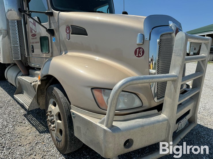 2013-kenworth-t660-image-11