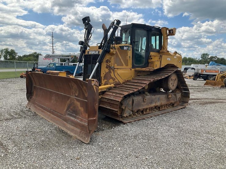 2012-caterpillar-d6t-lgp-image-1
