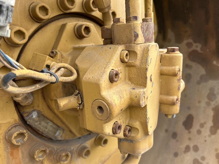 caterpillar-cb54-image-16