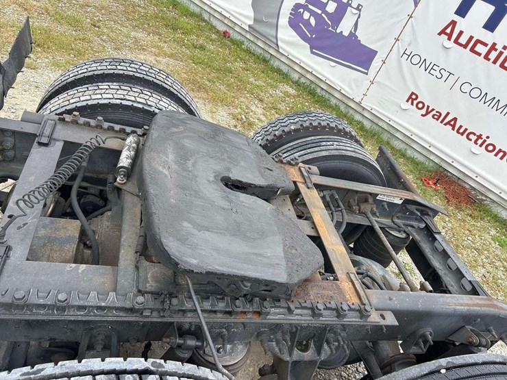 2011-international-prostar-image-17