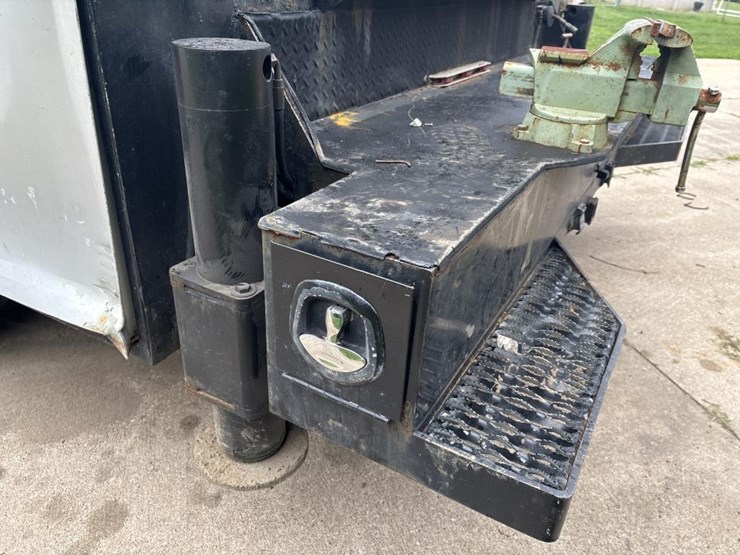 2012-ford-f550-image-19