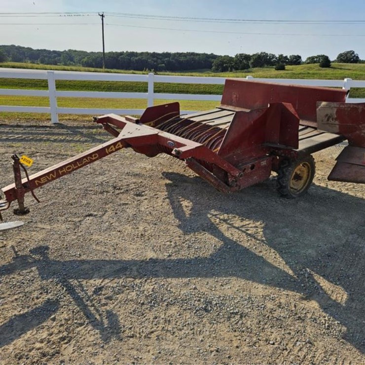 NEW HOLLAND 144