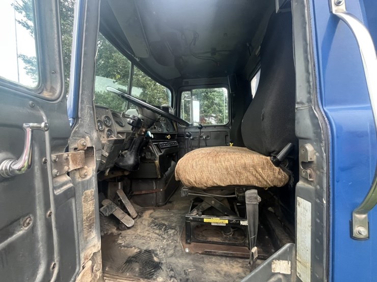 1986-mack-dm686s-image-77
